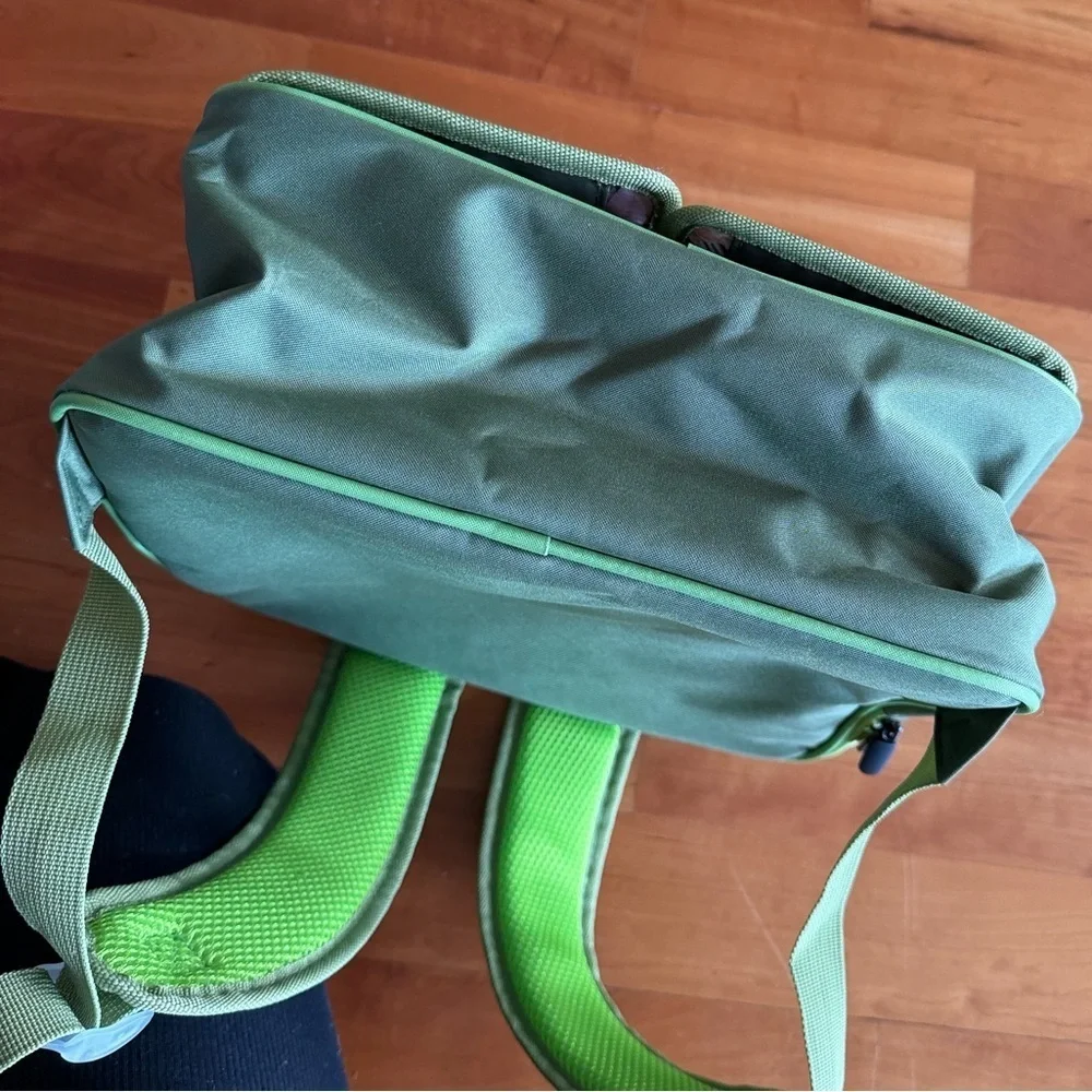 Lakeshore Scenic Dinosaur Fold Out Play Backpack like NEW green kids